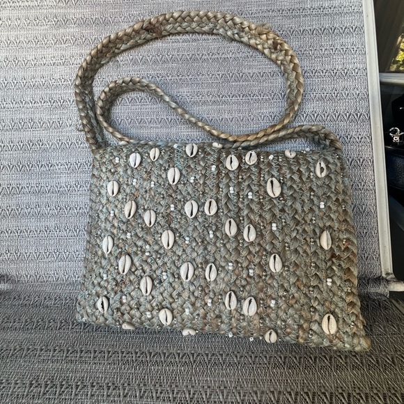 Tan Shoulder Bag with Compact Design and Textured Finish - Picture 5 of 7